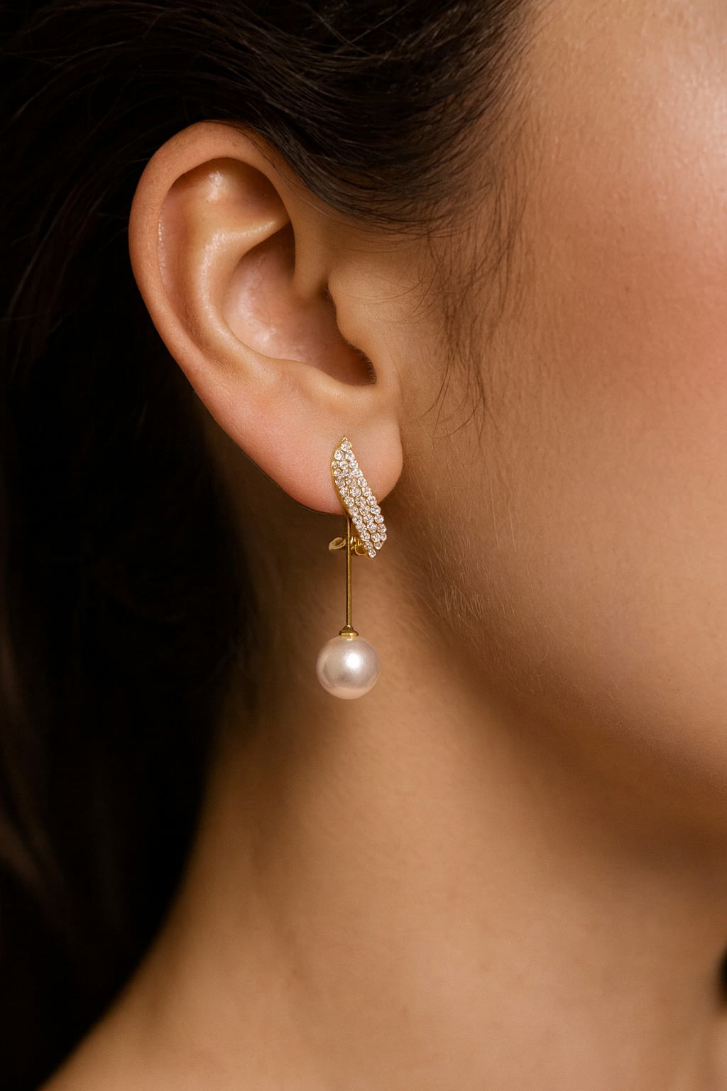 Elegant Gold Plated Crystal Studded Earrings with Pearl Drop