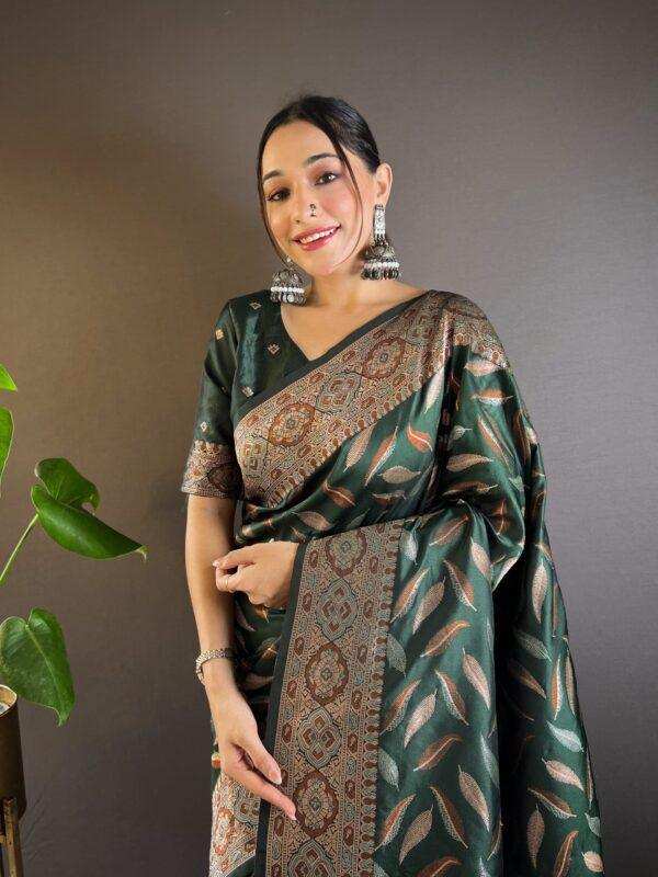 Priyangkrita Royal Green Luxurious Soft Silk Saree with Triple Zari Paan Weaves and Regal Zari Woven Pallu - Priyangkrita by Freekart