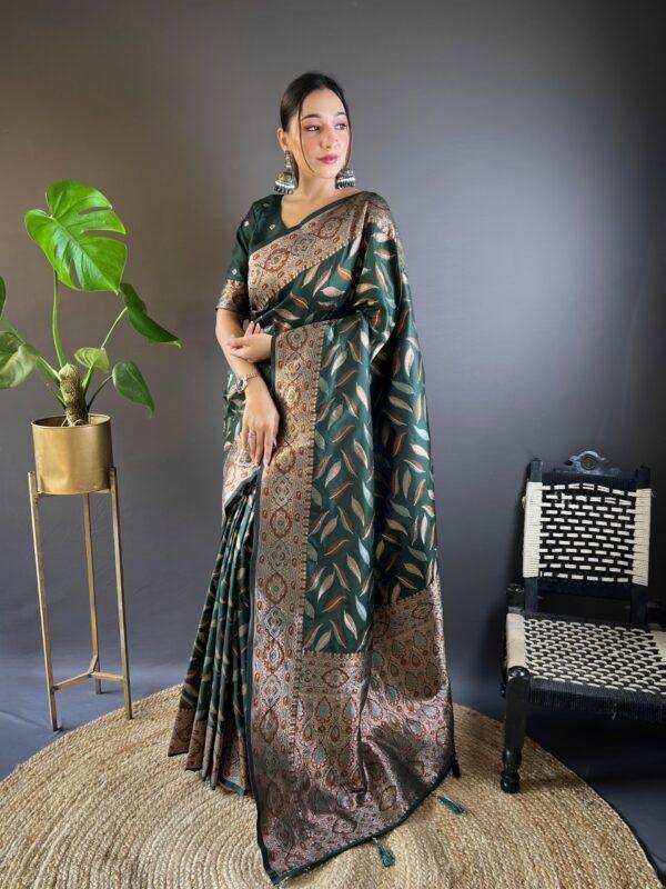 Priyangkrita Royal Green Luxurious Soft Silk Saree with Triple Zari Paan Weaves and Regal Zari Woven Pallu - Priyangkrita by Freekart