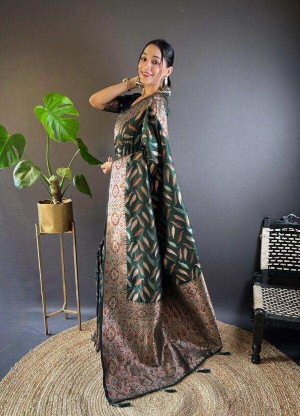 Priyangkrita Royal Green Luxurious Soft Silk Saree with Triple Zari Paan Weaves and Regal Zari Woven Pallu - Priyangkrita by Freekart